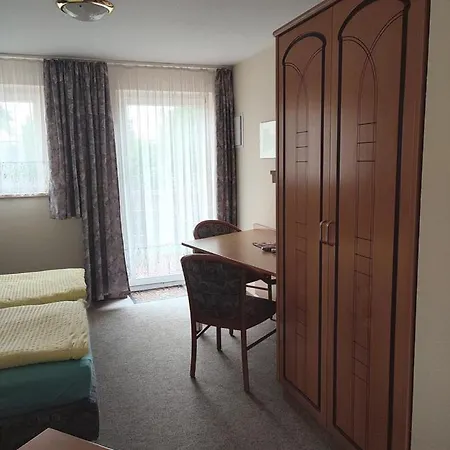 招待所 Gockescher Hahn 波尔